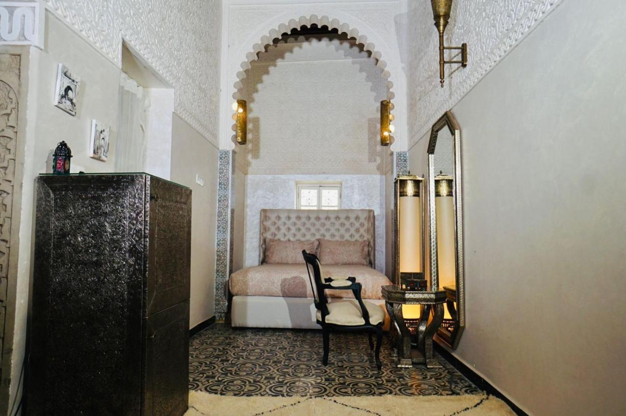 Riad Amelia : Lalla Nora Room Tétouan Buitenkant foto