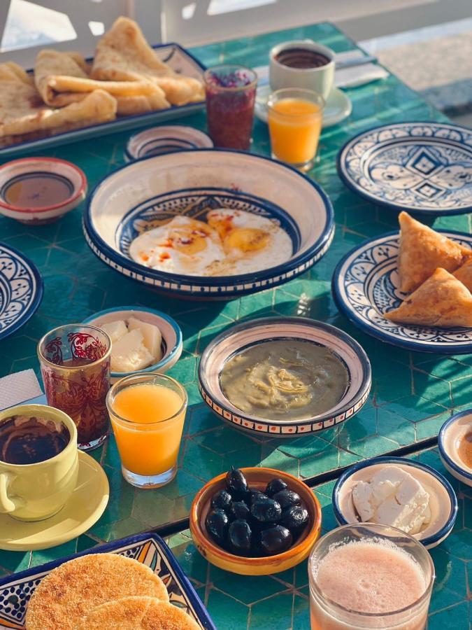 Riad Amelia : Lalla Nora Room Tétouan Buitenkant foto